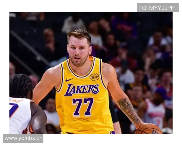 东契奇首秀表现出色15投7中三分球4记斩获25分7篮板4助攻