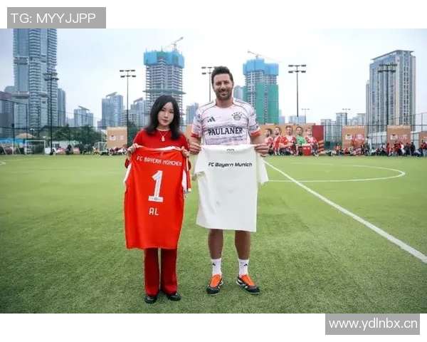 拜仁慕尼黑宣布皮萨罗启程亚洲行即将抵达成都展开活动