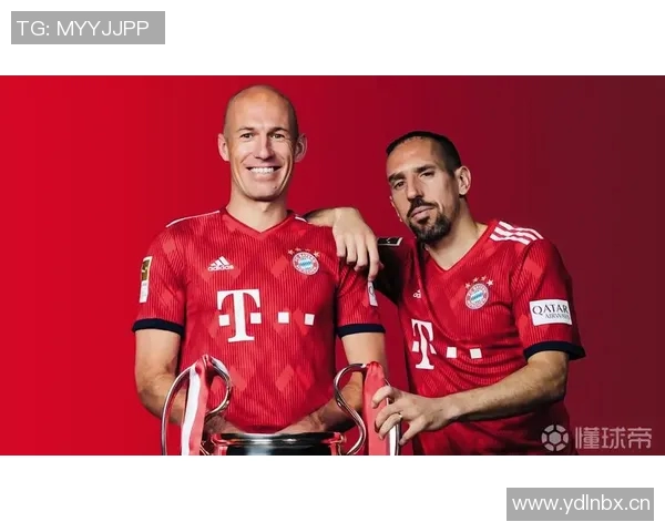 拜仁海报热身欧冠对决巴黎罗贝里小猪同框伊布小罗回忆重温