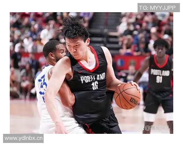 斯普利特谈杨瀚森在球队战术中的关键角色与中轴策应作用