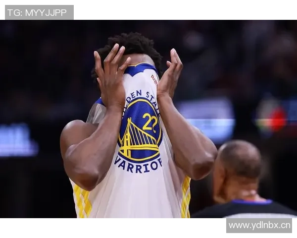 波杰姆斯基赛前与前队友维金斯重聚两人亲密拥抱温情互动