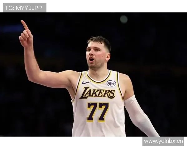 东契奇状态堪忧防守如雕像缺乏拼搏精神引发热议